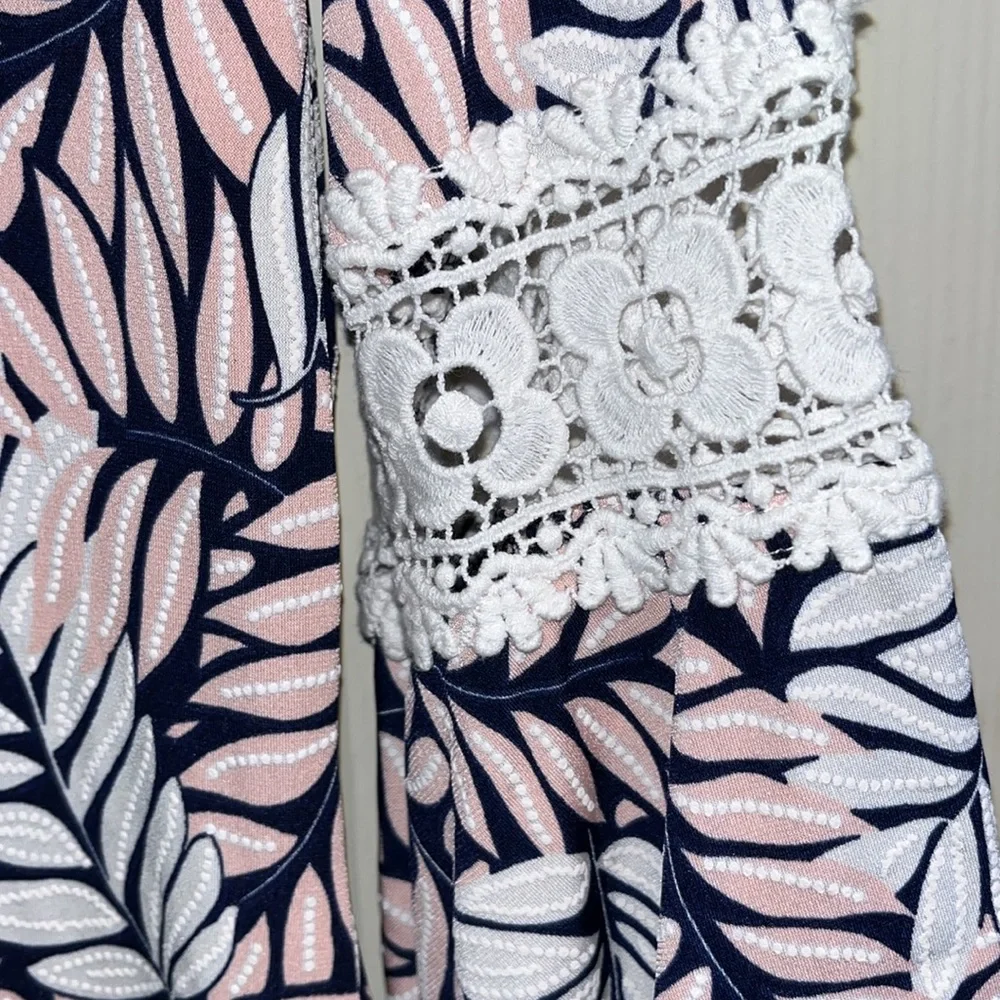 Floral Leaf Patterned Women's Top - Pink and Black - Picture 3 of 5